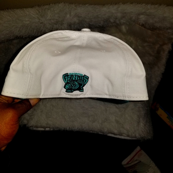 New Era 7 1/2 Fitted Hat - Picture 2 of 4